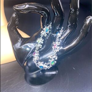 7 1/2” silver tone frog shaped bracelet with abalone inlay